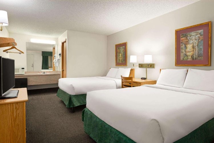 Standard Quadruple room
