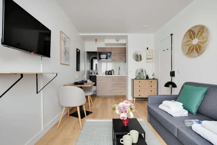 Peaceful Studio -2p- Moulin Rouge