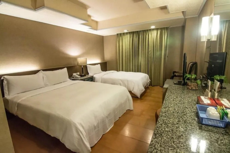 Katherine Plaza Hotel