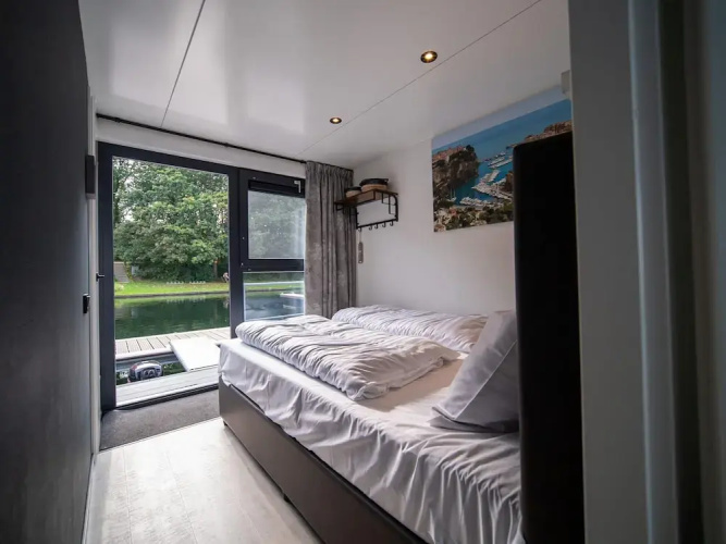 Houseboat Mookerplas With a View