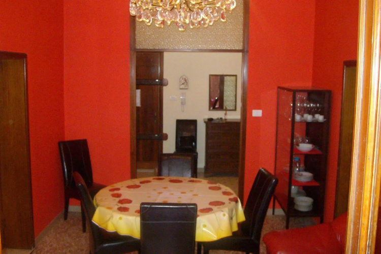 Sunny Venice Apartments