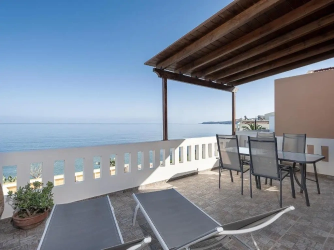 Apartment with sea view