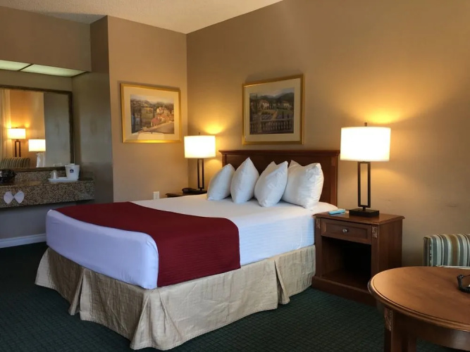Best Western Corona