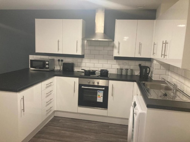 3 Bedrooms Apartment