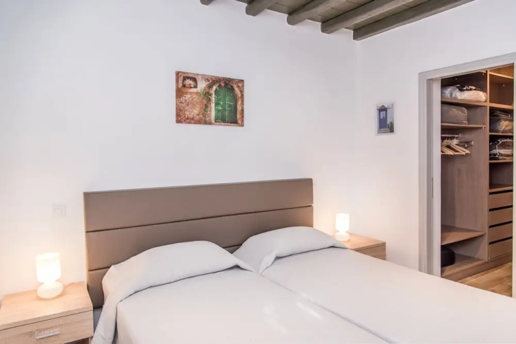 Tinos Pegion House