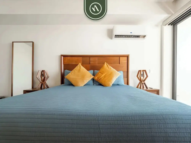 Oceanview 1 BR Condo - Private Beach - Pools