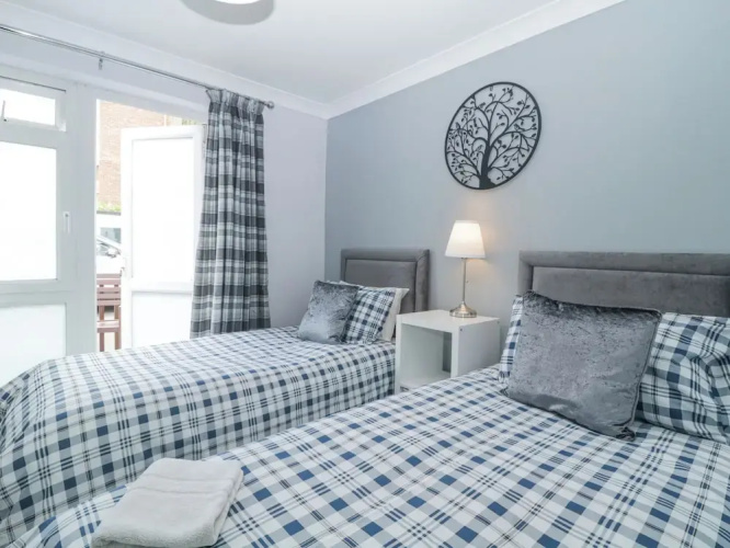Flat 1A, Big Tree Holiday Flats