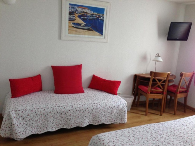 Standard Triple room