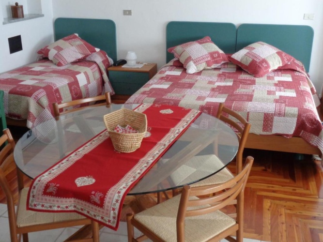 Standard Triple room with balcony
