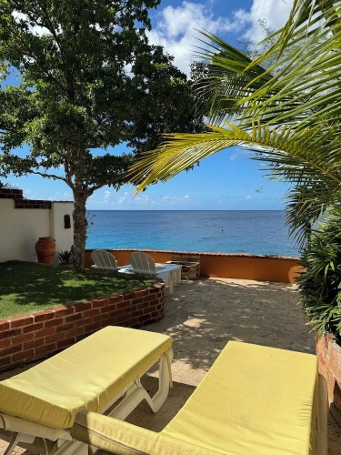 1 Bedroom Bungalow oceanfront