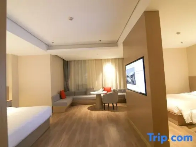 Quadruple Family Suite
