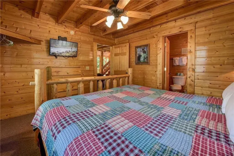 Creekside Romance - One Bedroom Cabin