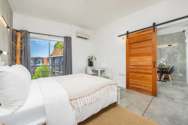 2 Bdr SEAVIEW condo on Bangrak beach