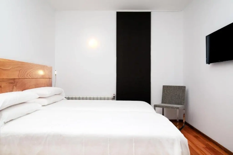 Standard Twin room with mountain view