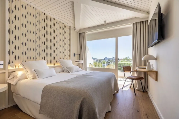 Standard Double room with balcony