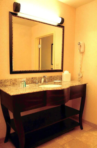 Hampton Inn & Suites Center