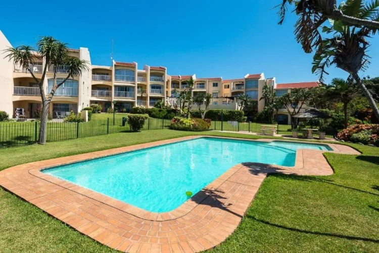 3 Bedrooms Apartment