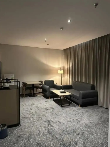Fiori Airport hotel