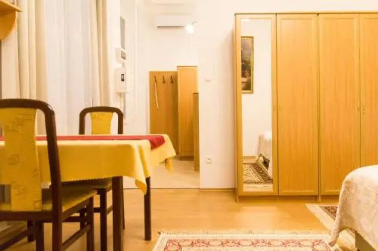 Authentic Klauzal Apartment