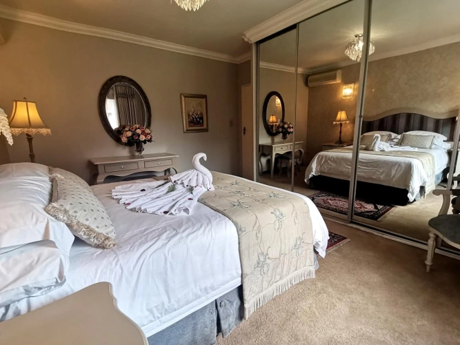 Royal Ridge Guest House and Apartments
