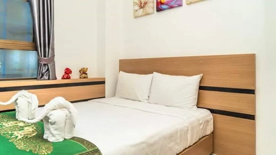 Naiharn Condominium Phuket