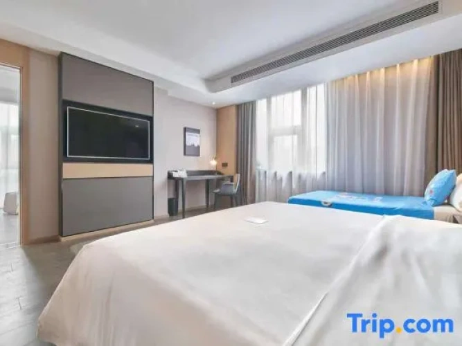Family Suite with mountain view