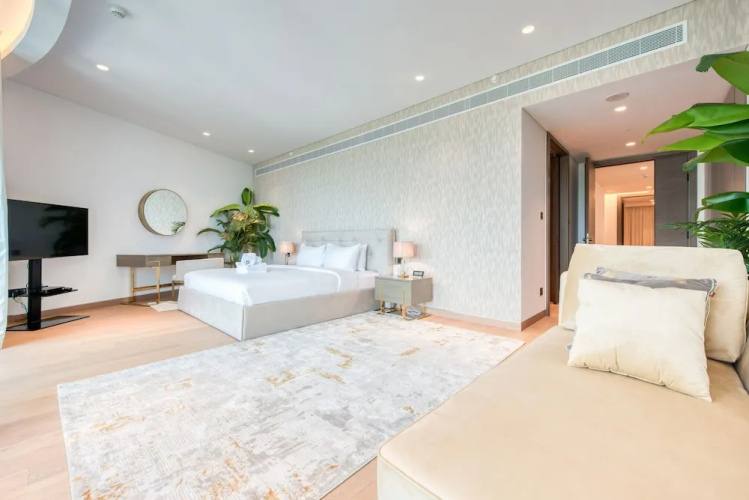 Ultra Luxurious 4 Bed Apartment
