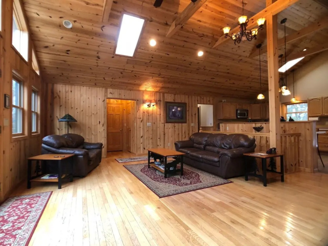 Yeti`s Den