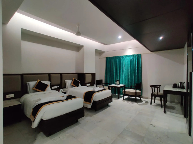 Hotel Saratharajans