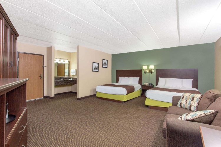 Deluxe Quadruple room