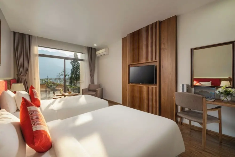 Deluxe Twin room with balcony and with mountain view