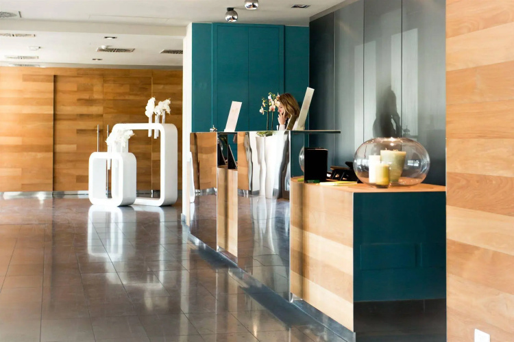 One Hotel & Restaurant