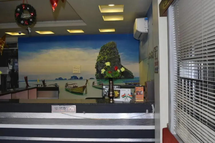 Hotel Mamoni Group