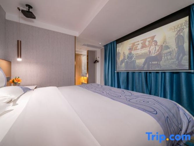 Standard Double room with city view
