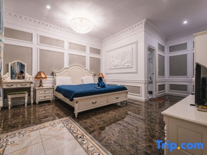 3 Bedrooms Executive Villa
