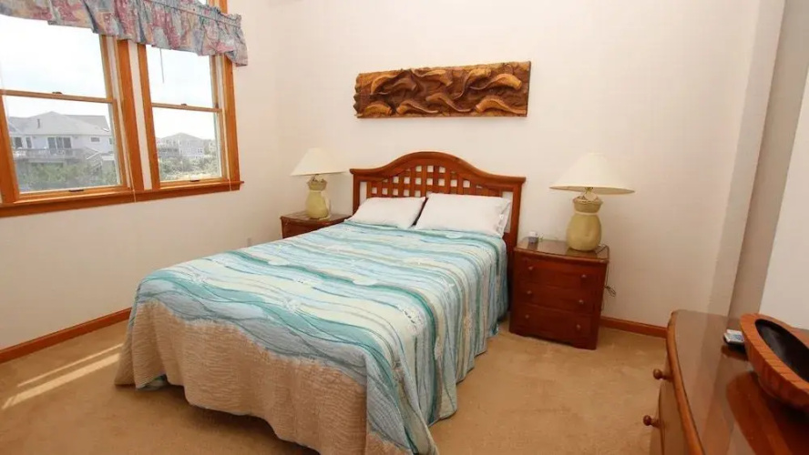 Aurora - 7 Br Home