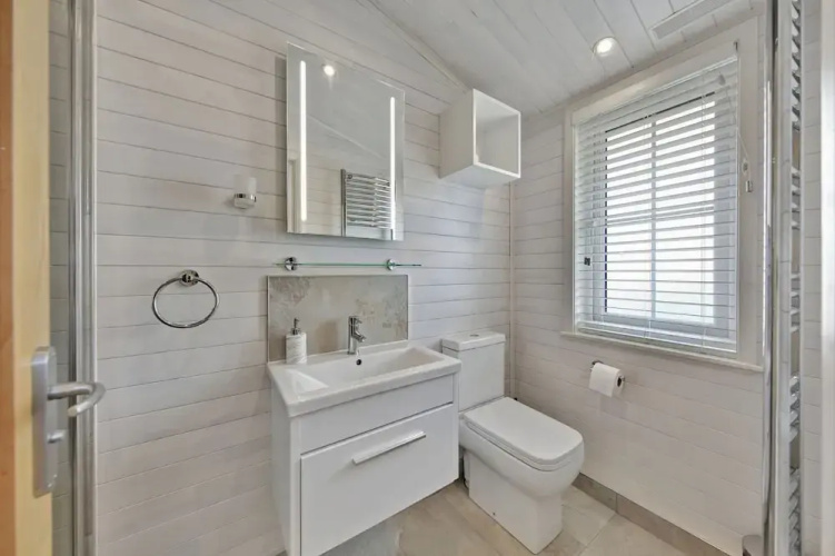 Host Stay Mahonia Lodge