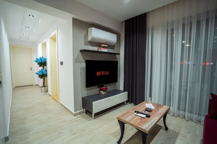 Deluxe Apartment
