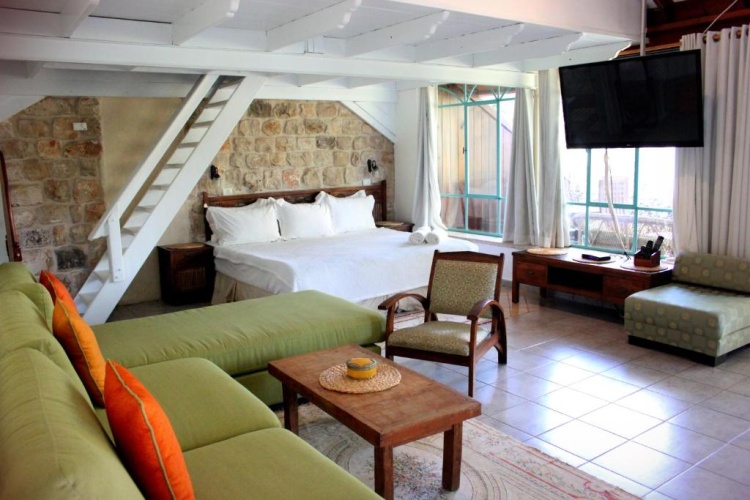 Deluxe Suite