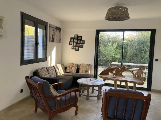4 Bedrooms Villa