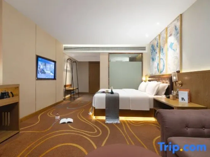 Standard Double room with city view