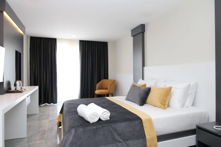 Grand room