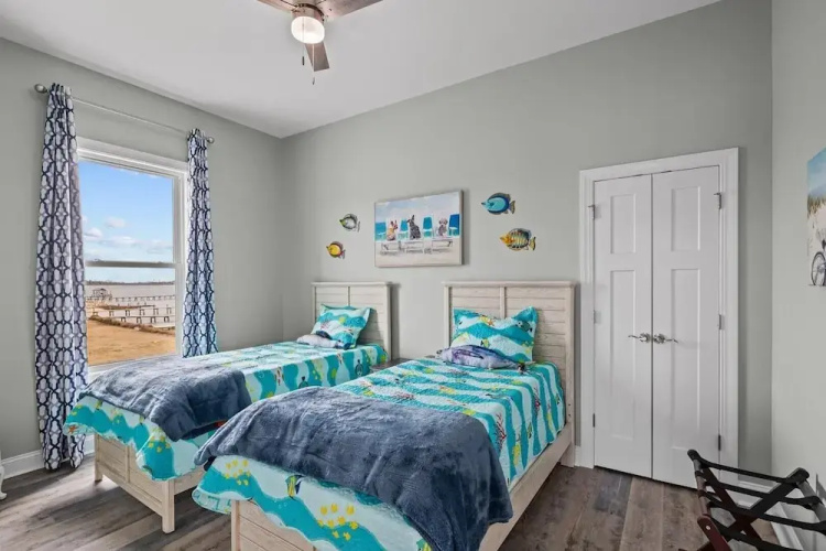 Straits Serenity 3 Bedroom Home by RedAwning