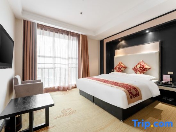 Quadruple Family Suite