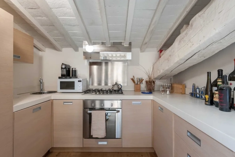 3 Bedrooms Apartment