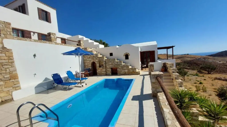 Venus Hill Studio with private pool by the sea