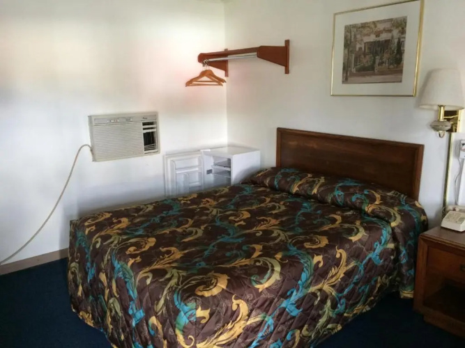 Budget Inn