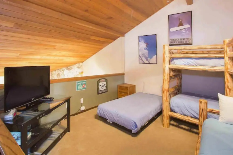 Winterset #28 - Shared Hot Tub & Sauna!