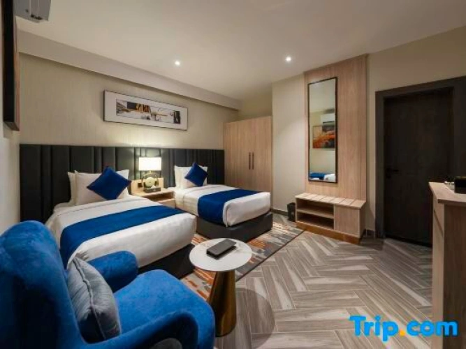 3 Bedrooms Sextuple Suite