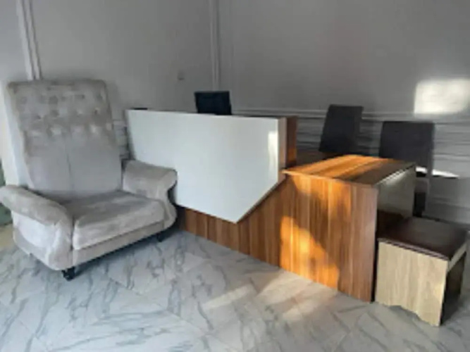 D Avalon Suites